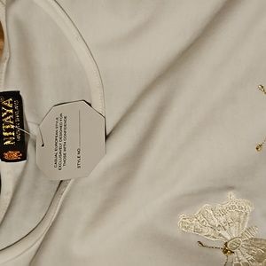 Blouse with half sleeves